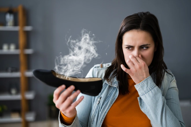 چگونه بوی نامطبوع کفش را از بین ببریم ؟